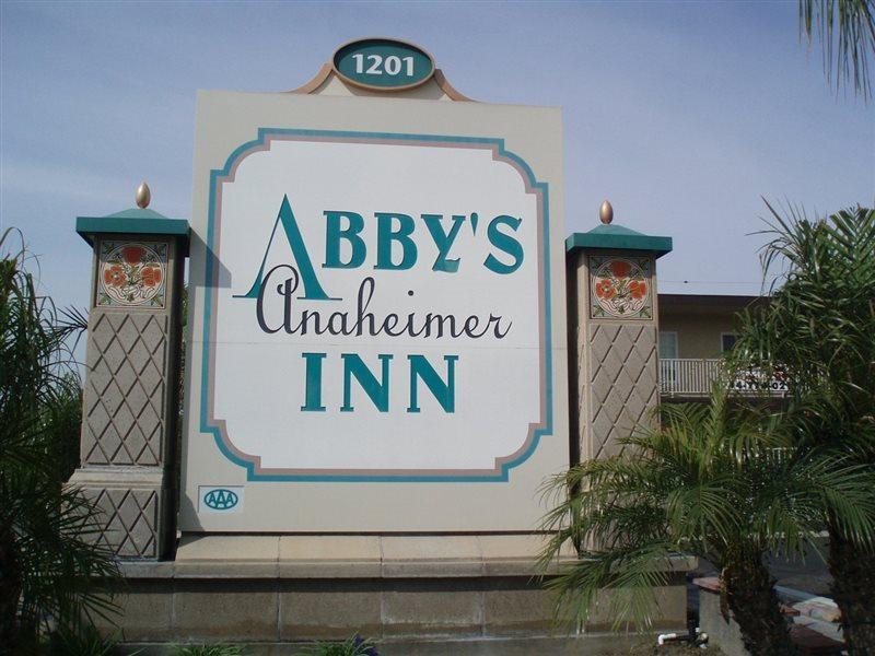 Abby'S Anaheimer Inn - Across Disneyland Park Ngoại thất bức ảnh